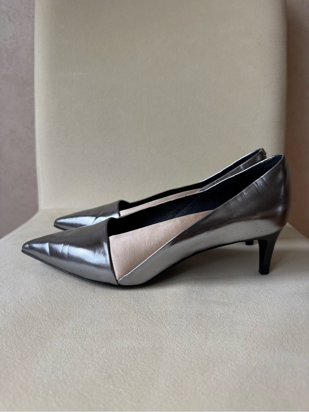 See By Chloe Metallic Silver Pointed Toe Pumps 8.5/39
